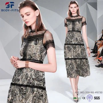 Rochie din dantelă cu mâneci scurte